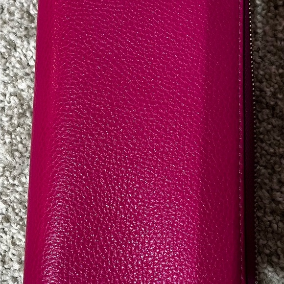 Fuchsia Michael Kors Handbag with matching wallet! RARELY used! - Picture 7 of 9